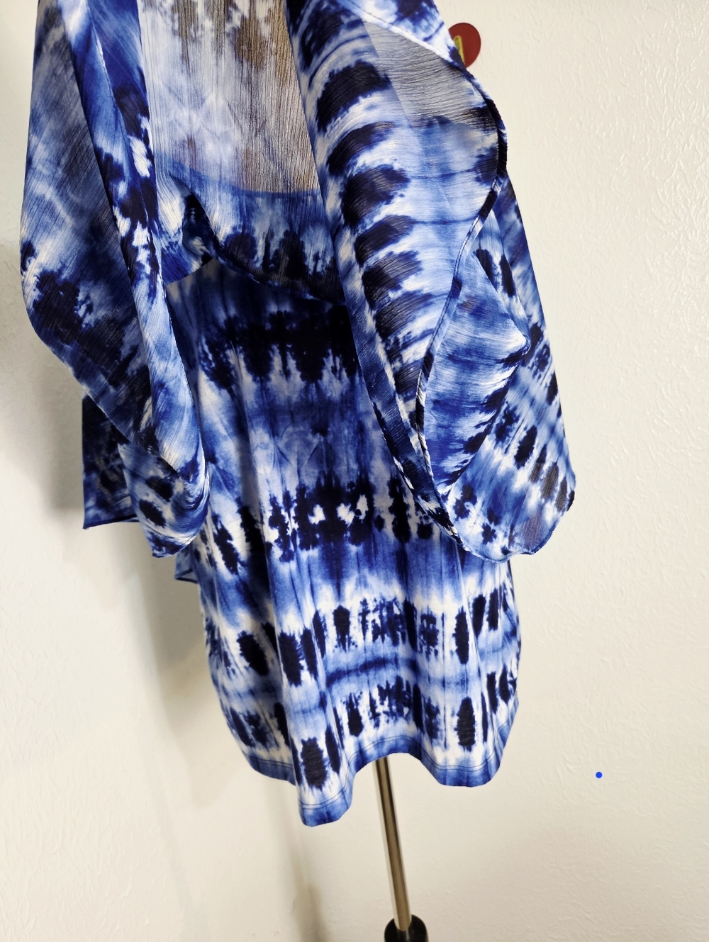 Alfred Dunner Blue Tie-Dye Flowy Top, Size Large - Picture 6 of 9